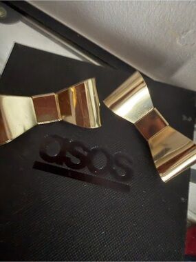 ASOS Gold Bow brooches  - Pair